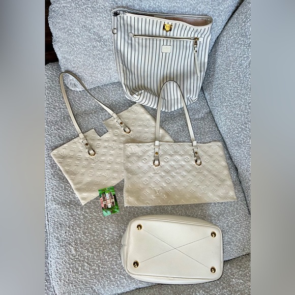 🩷 Loui V Empreinte Apple Watch band Handmade with 🩷 - Picture 14 of 15